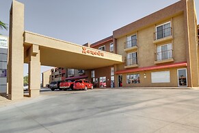 Central Condo w/ Pool Access in Lake Havasu City