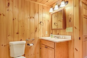 Scenic Franconia Cabin ~ 6 Mi to Cannon Mountain!