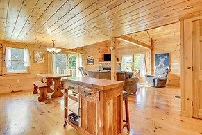 Scenic Franconia Cabin ~ 6 Mi to Cannon Mountain!