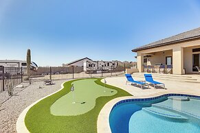 Luxurious Desert Oasis: Fireplace & Private Pool!
