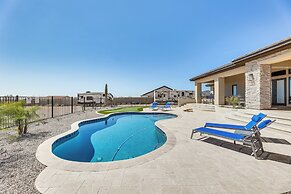 Luxurious Desert Oasis: Fireplace & Private Pool!