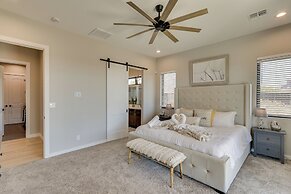 Luxurious Desert Oasis: Fireplace & Private Pool!