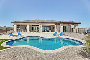 Luxurious Desert Oasis: Fireplace & Private Pool!