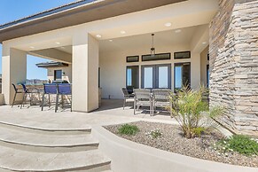 Luxurious Desert Oasis: Fireplace & Private Pool!