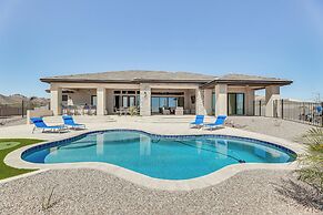 Luxurious Desert Oasis: Fireplace & Private Pool!