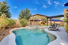 Luxe Family Home w/ Pool, 13 Mi to Dtwn Phoenix!