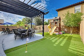 Luxe Family Home w/ Pool, 13 Mi to Dtwn Phoenix!