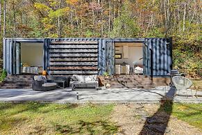 Secluded Bryson City Tiny Cabin Near River Access!