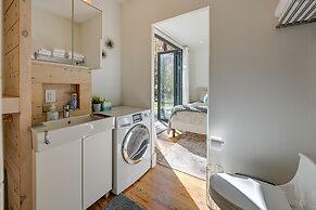 Secluded Bryson City Tiny Cabin Near River Access!