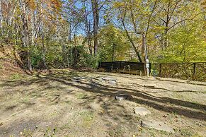 Secluded Bryson City Tiny Cabin Near River Access!