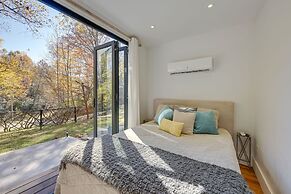 Secluded Bryson City Tiny Cabin Near River Access!