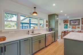 Chic Johnson City Home w/ Yard & Fire Pit!