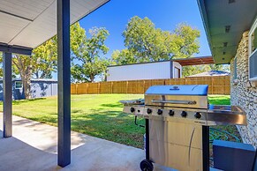 Chic Johnson City Home w/ Yard & Fire Pit!
