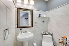 Trendy Baltimore Townhome: 2 Mi to Downtown!