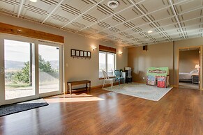 Spacious Canyon Ferry Lake House With Bar & Views!