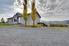 Spacious Canyon Ferry Lake House With Bar & Views!