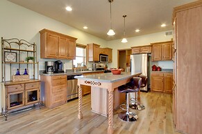 Spacious Canyon Ferry Lake House With Bar & Views!