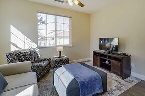 Desirable Reno Apartment: 15 Mi to Ski Slopes!
