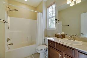 Desirable Reno Apartment: 15 Mi to Ski Slopes!