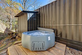 Bryson City Tiny Cabin: Hot Tub, Near River Access