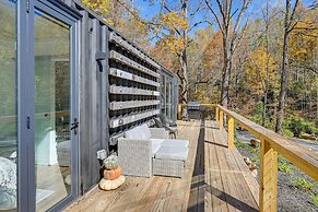 Bryson City Tiny Cabin: Hot Tub, Near River Access