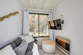 Bryson City Tiny Cabin: Hot Tub, Near River Access