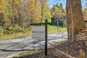 Bryson City Tiny Cabin: Hot Tub, Near River Access