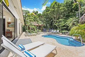 4-BR Pool Villa - Garden & Beach Access