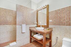 4-BR Pool Villa - Garden & Beach Access