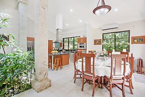 4-BR Pool Villa - Garden & Beach Access