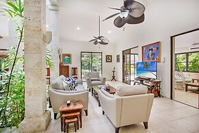 4-BR Pool Villa - Garden & Beach Access