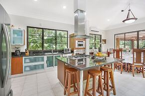 4-BR Pool Villa - Garden & Beach Access