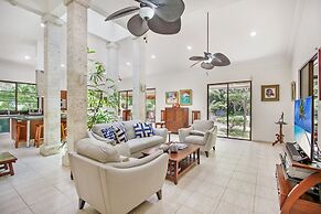 4-BR Pool Villa - Garden & Beach Access