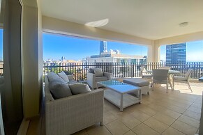 Phaedrus Living: Erato Luxury Penthouse