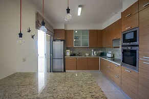 Phaedrus Living: Erato Luxury Penthouse