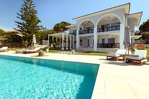 Villa Bala - Seaside Luxury Villa!