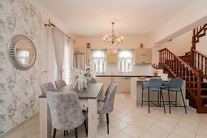 Matina's Family House With Your Private Jacuzzi!