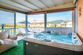 Matina's Family House With Your Private Jacuzzi!
