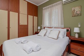 Matina's Family House With Your Private Jacuzzi!