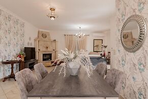 Matina's Family House With Your Private Jacuzzi!