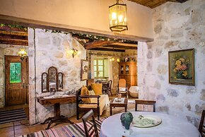 Jianni's Villa - Stone Villa in the Greenery!!