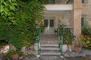 Jianni's Villa - Stone Villa in the Greenery!!