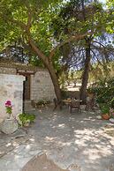 Jianni's Villa - Stone Villa in the Greenery!!