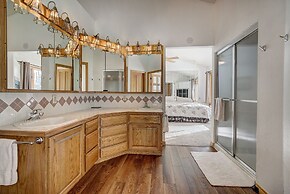 Evans Mountain Lodge