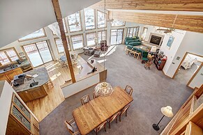 Evans Mountain Lodge