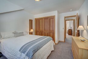 Evans Mountain Lodge