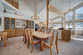 Evans Mountain Lodge