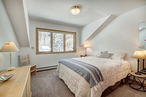 Evans Mountain Lodge