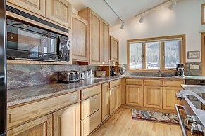 Evans Mountain Lodge