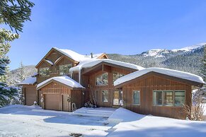 Evans Mountain Lodge